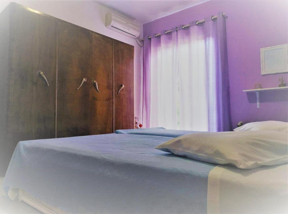 Violet Bedroom And Apartment Spáta Exterior foto