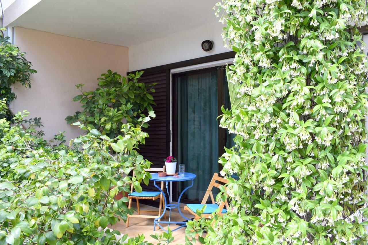 Violet Bedroom And Apartment Spáta Exterior foto